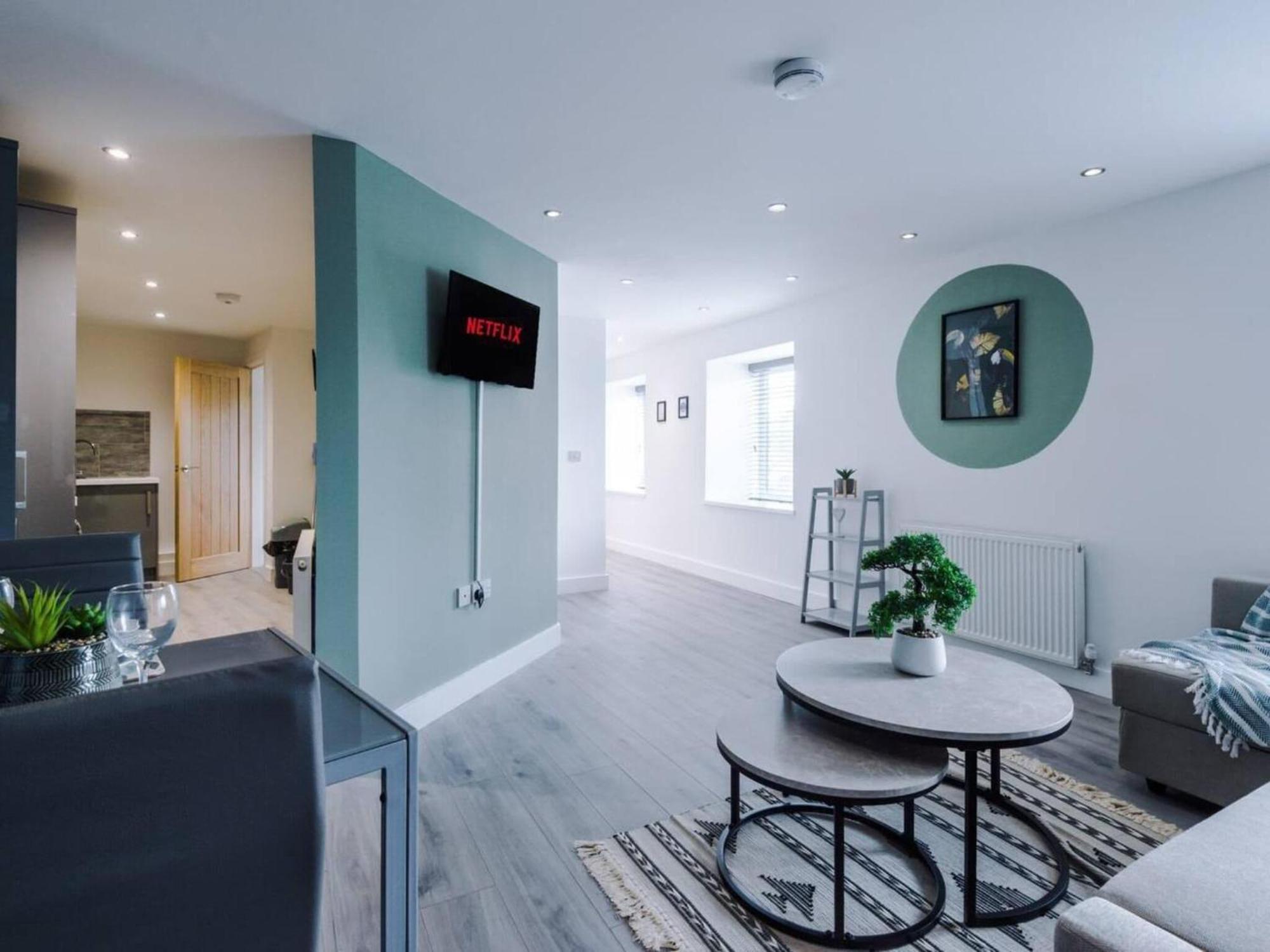 The Ecclesian Deluxe Apartments Near Trafford Centre Eccles Train Station Манчестер Экстерьер фото