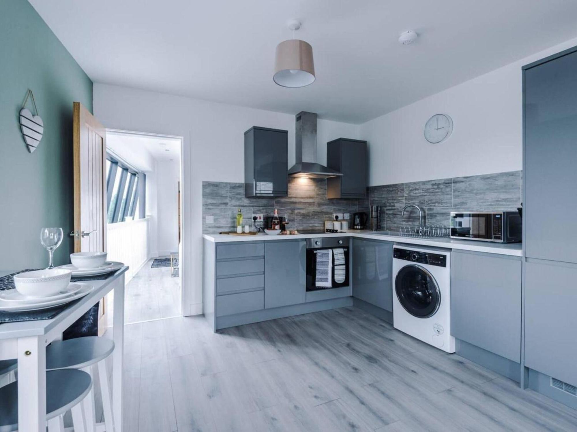 The Ecclesian Deluxe Apartments Near Trafford Centre Eccles Train Station Манчестер Экстерьер фото
