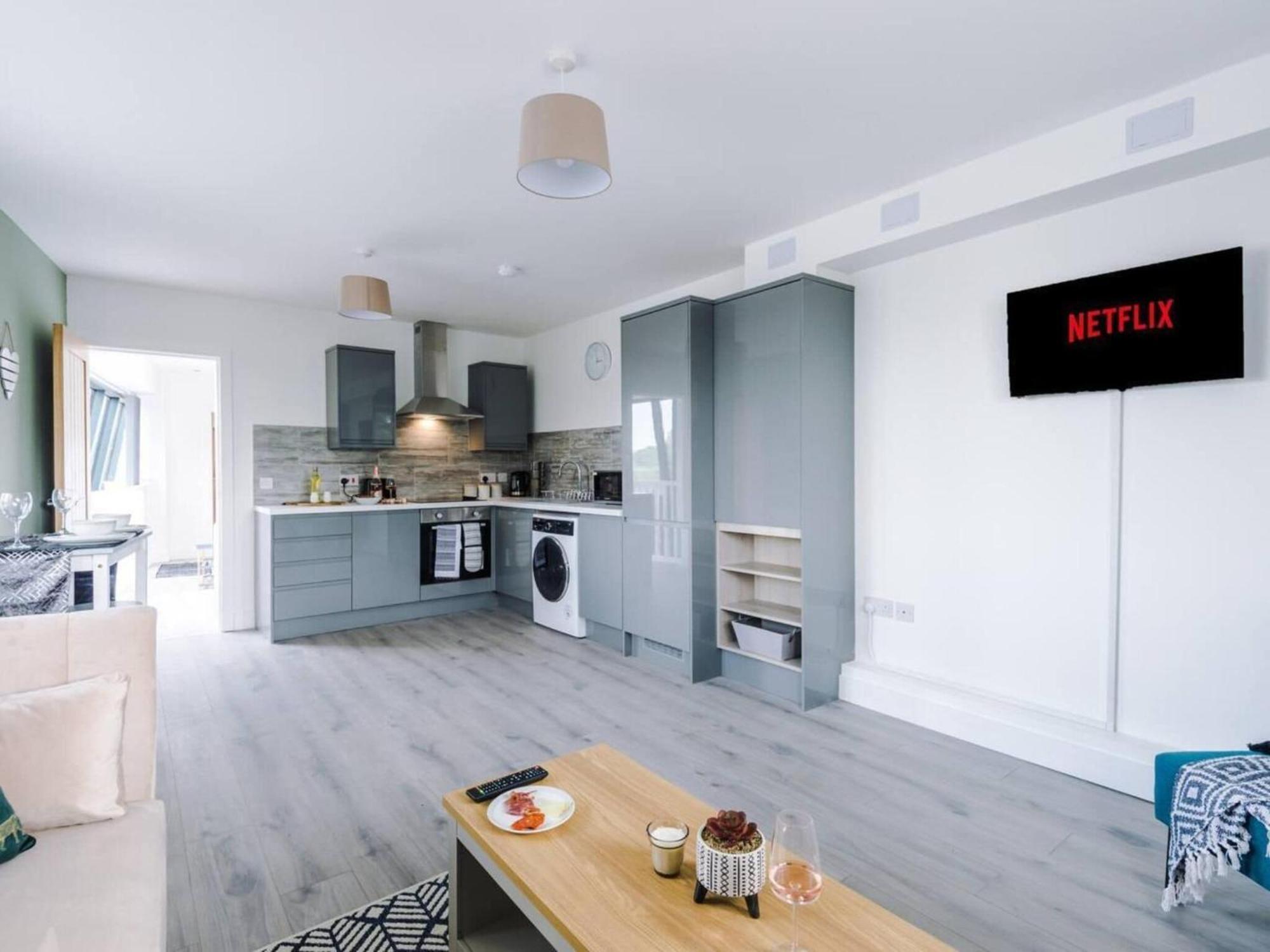 The Ecclesian Deluxe Apartments Near Trafford Centre Eccles Train Station Манчестер Экстерьер фото