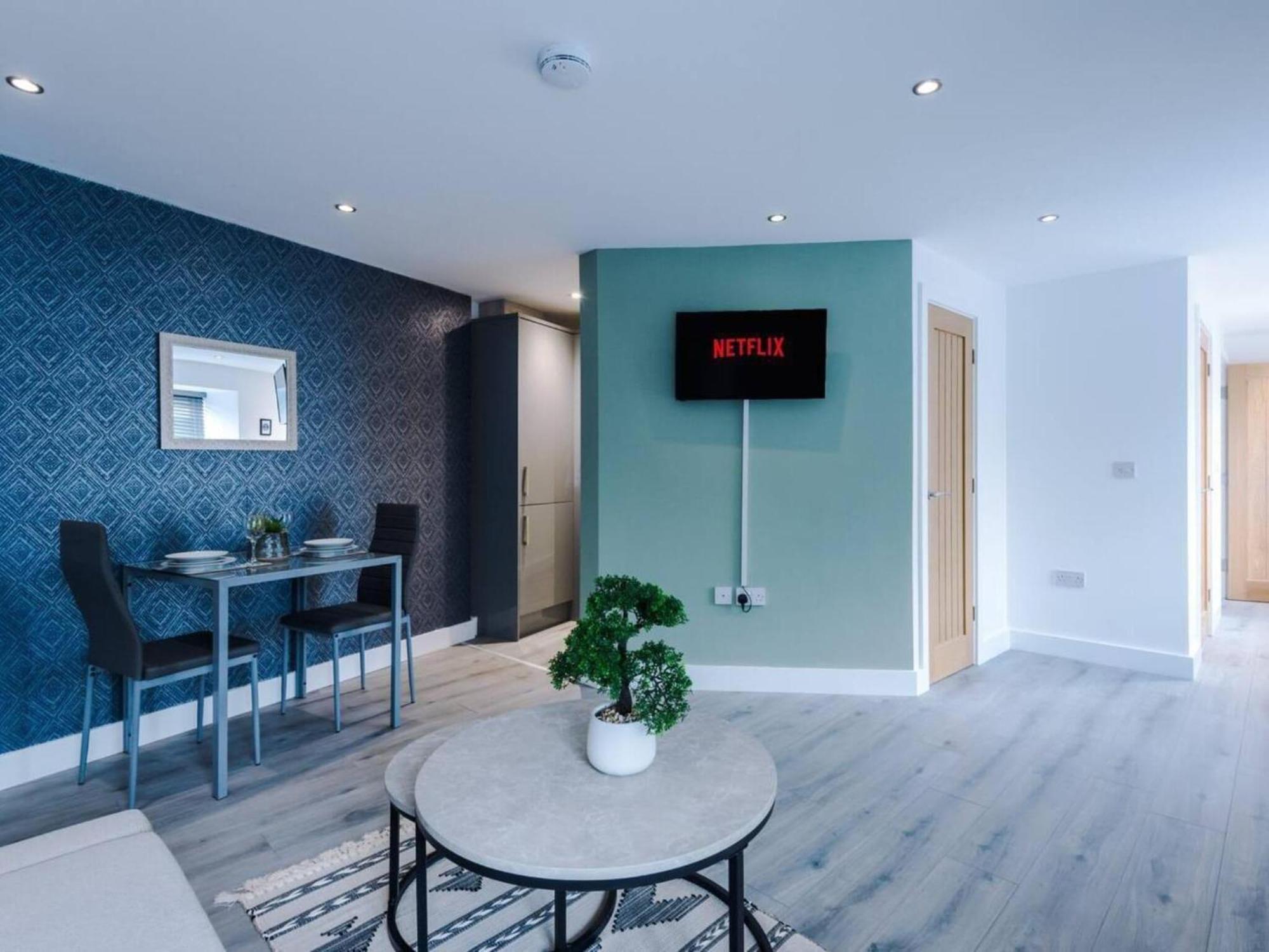 The Ecclesian Deluxe Apartments Near Trafford Centre Eccles Train Station Манчестер Экстерьер фото