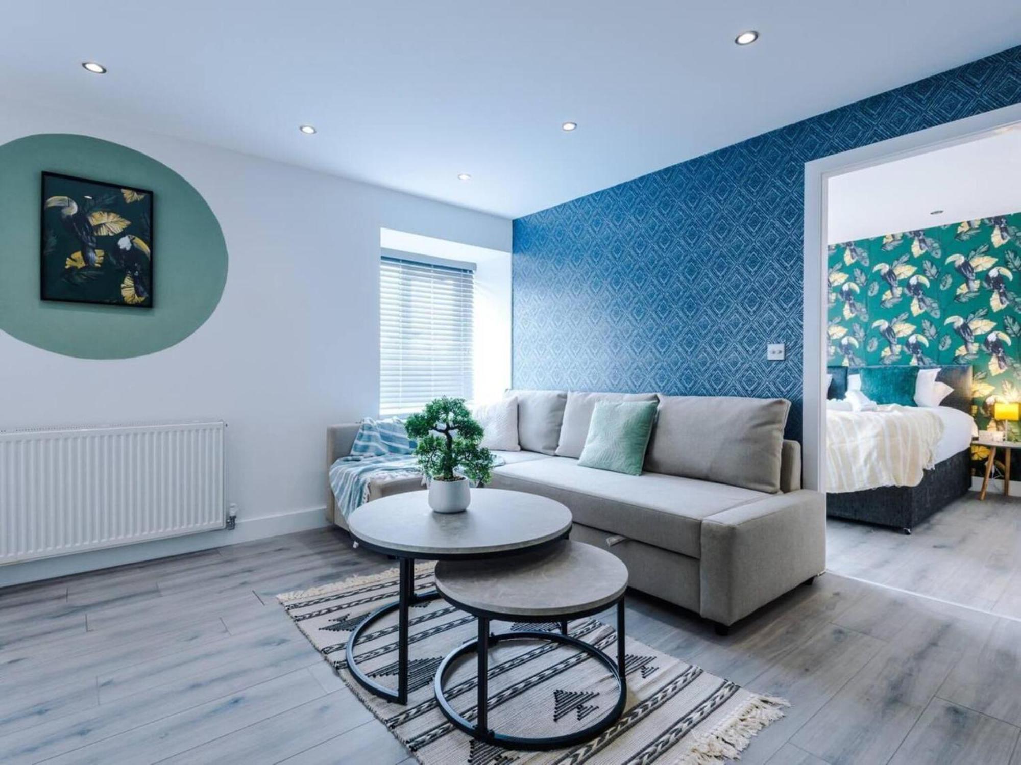The Ecclesian Deluxe Apartments Near Trafford Centre Eccles Train Station Манчестер Экстерьер фото