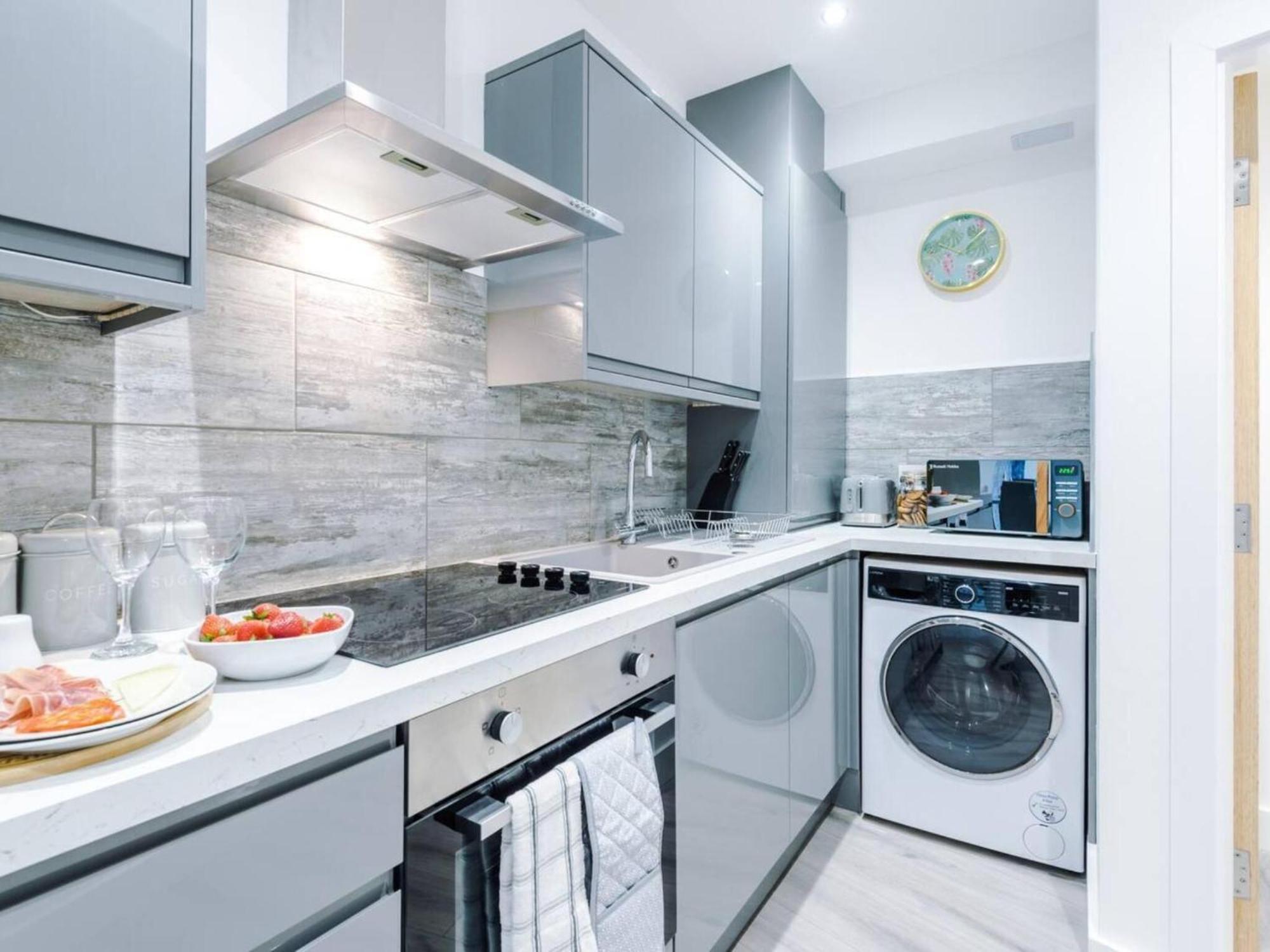 The Ecclesian Deluxe Apartments Near Trafford Centre Eccles Train Station Манчестер Экстерьер фото