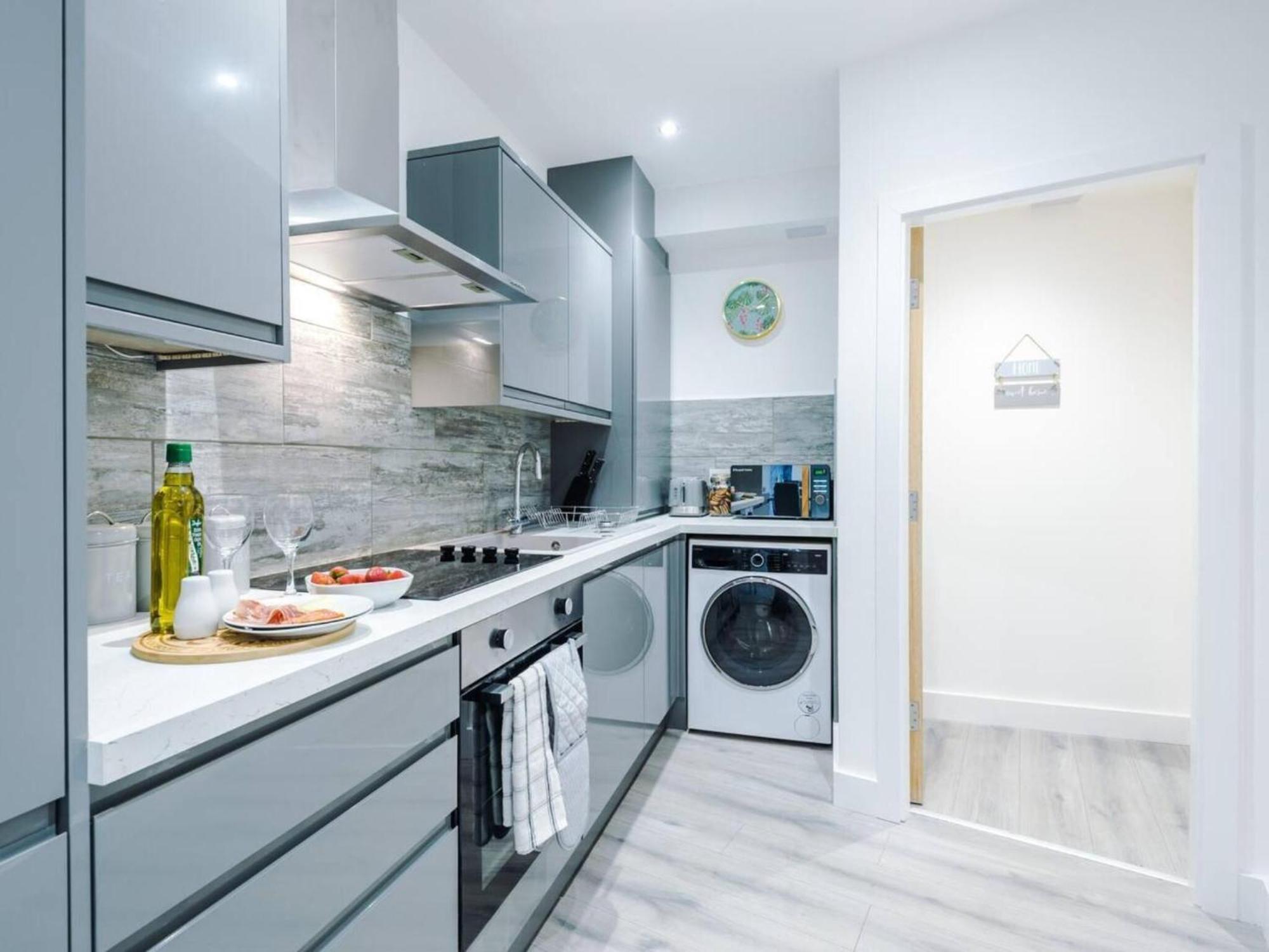 The Ecclesian Deluxe Apartments Near Trafford Centre Eccles Train Station Манчестер Экстерьер фото
