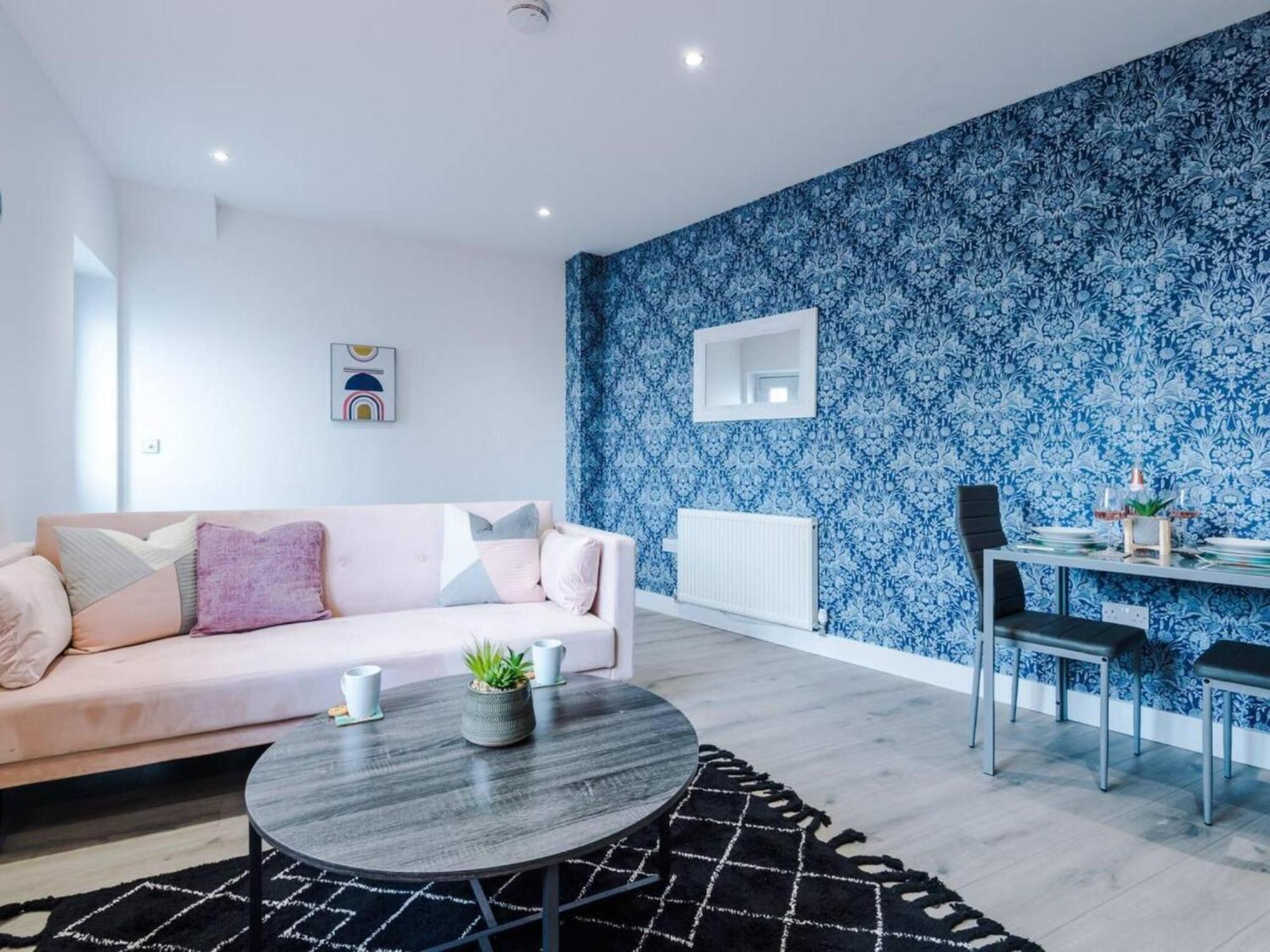 The Ecclesian Deluxe Apartments Near Trafford Centre Eccles Train Station Манчестер Экстерьер фото